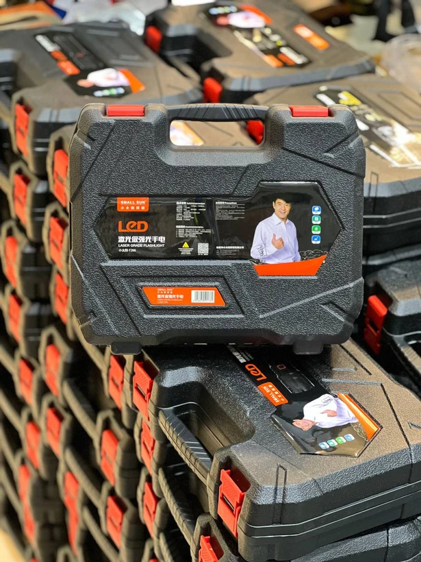 چراغ قوه زوم دار اسمال سان مدل ZY-T266